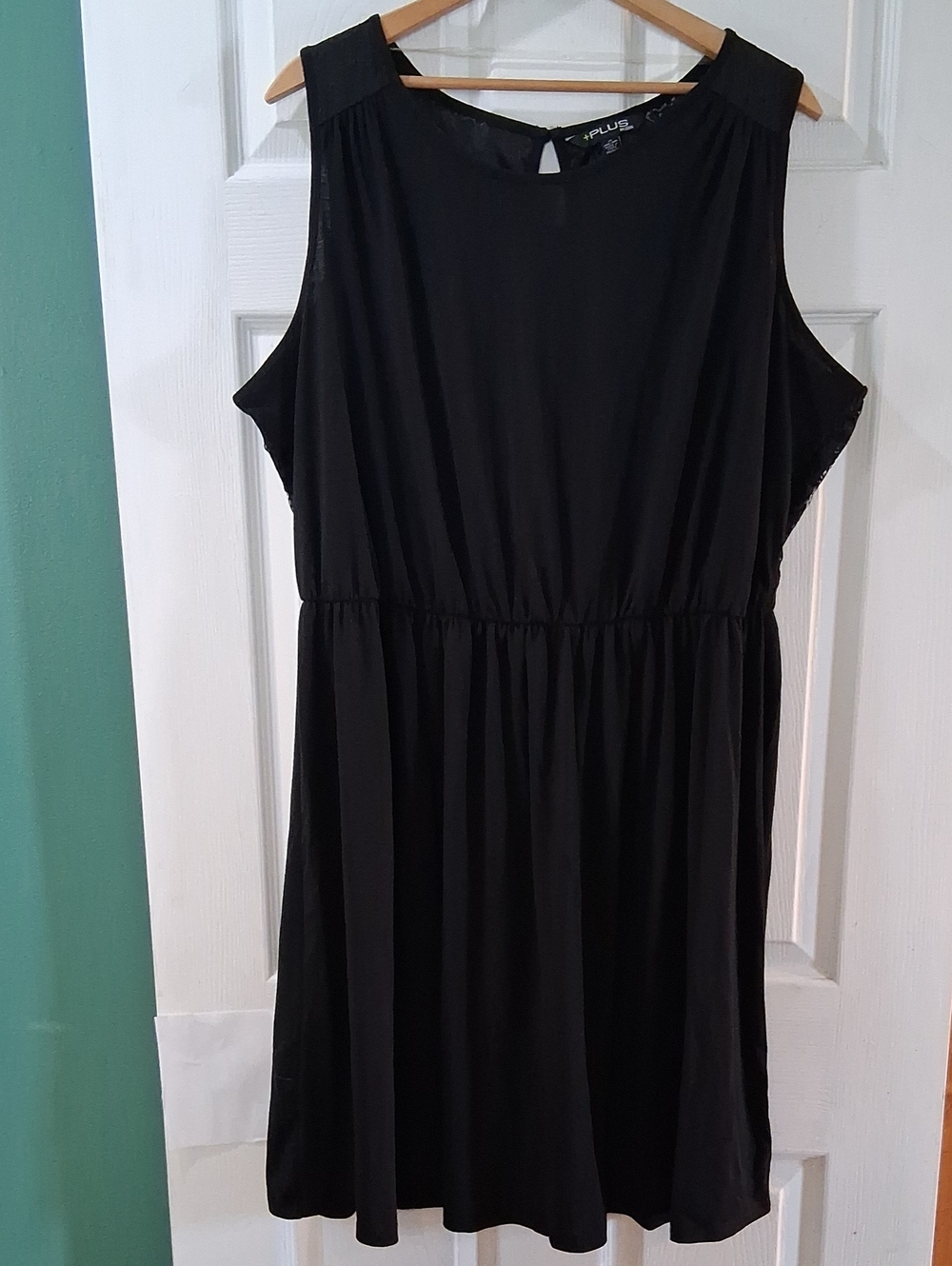 Black Sleeveless Elastic-Waist Dress Lace Back
